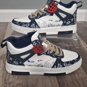 💲Trendy  Navy and White Patterned Athletic Shoes💲